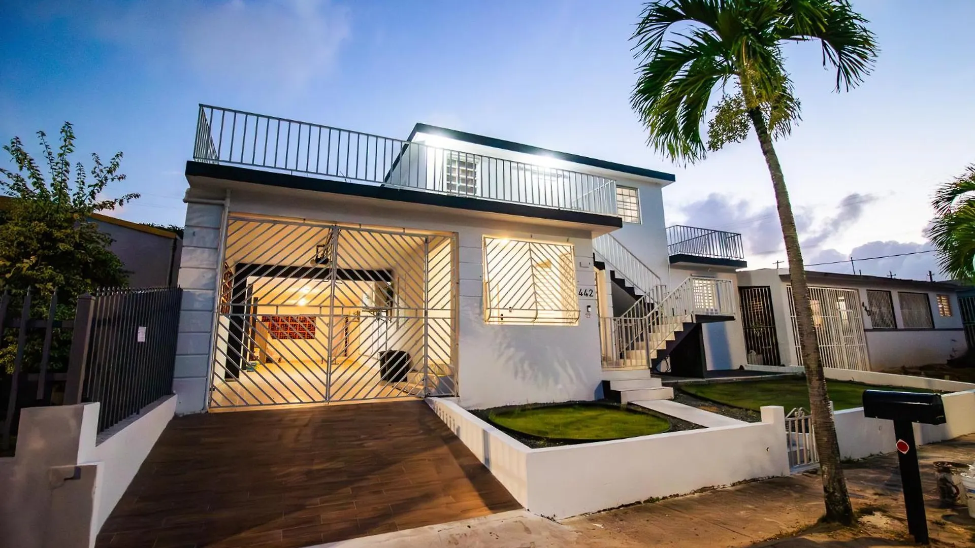 Entire Vacation Home In San Juan - Fits 10 0*,  Puerto Rico