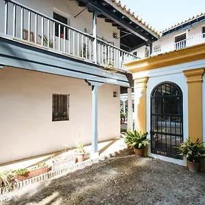 Aitana's Retreat With Charming Garden Apartment Seville